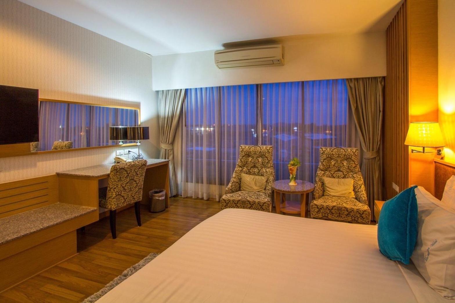 Mamaison Hotel Buriram Ngoại thất bức ảnh