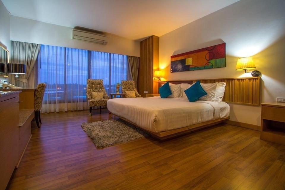 Mamaison Hotel Buriram Ngoại thất bức ảnh