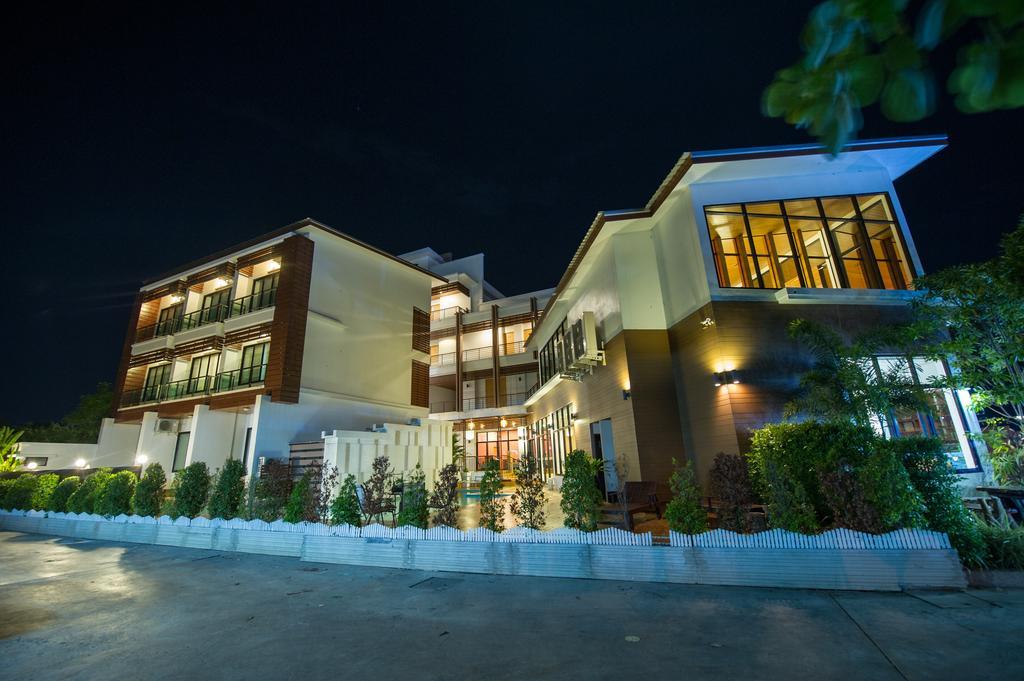 Mamaison Hotel Buriram Ngoại thất bức ảnh