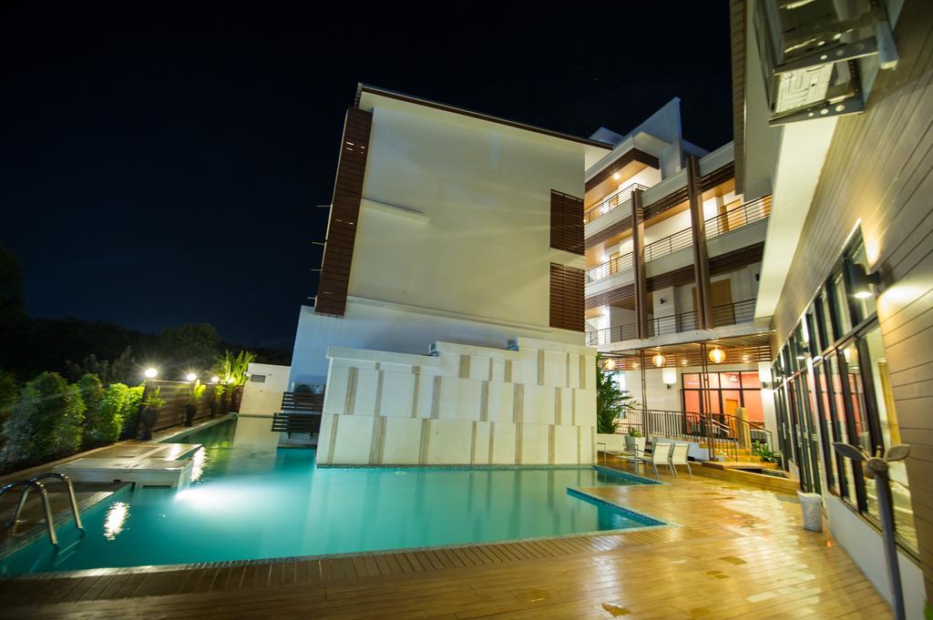Mamaison Hotel Buriram Ngoại thất bức ảnh