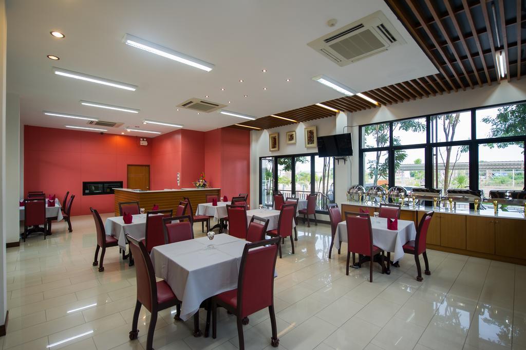 Mamaison Hotel Buriram Ngoại thất bức ảnh