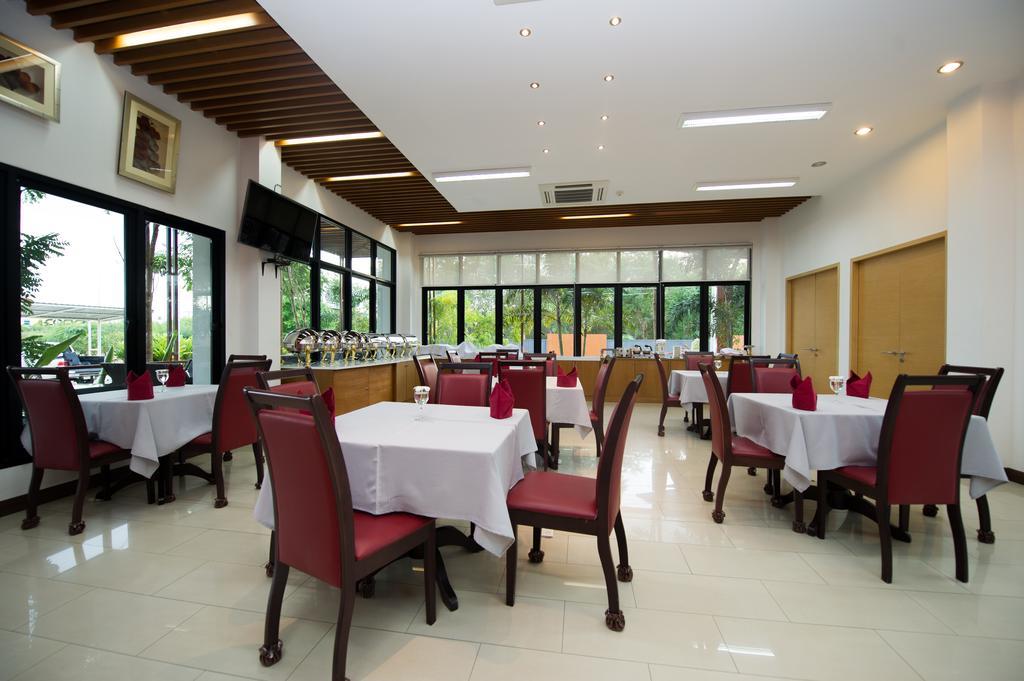 Mamaison Hotel Buriram Ngoại thất bức ảnh